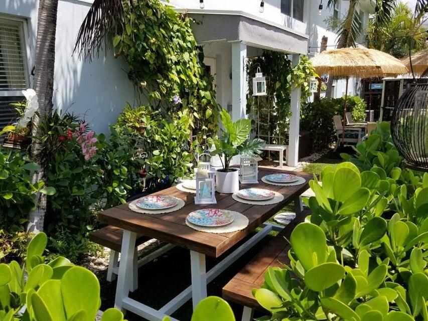 741 Hummingbird Way, Unit 5 North Palm Beach, FL 33408 - Photo 15 of 19 Common Area