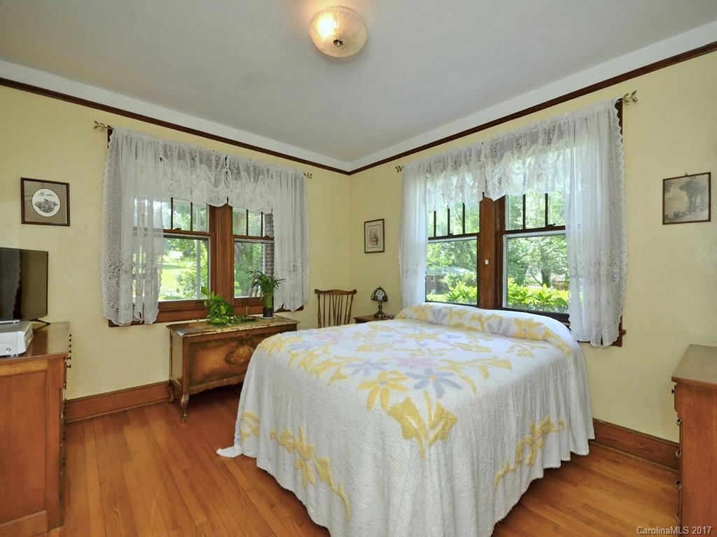 550 Case Cove Road Candler, NC 28715 - Photo 14 of 24 Gallery Image 14