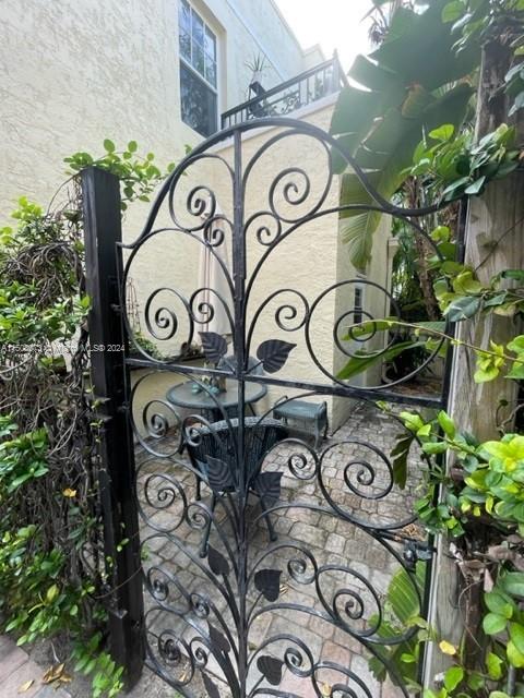 2870 Pine Tree Drive, Unit 2 Miami Beach, FL 33140 - Photo 32 of 36 a close up of a street sign