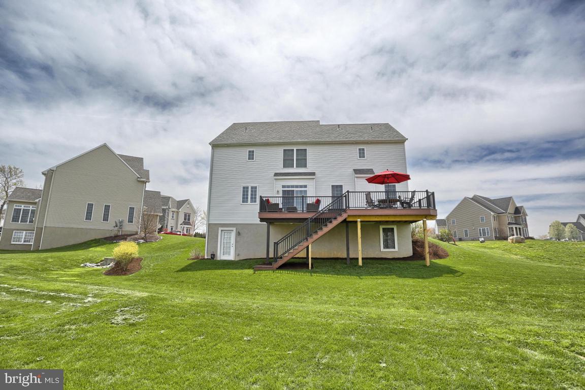 295 Bowyer Lane Lititz, PA 17543 - Photo 2 of 31 Gallery Image 2