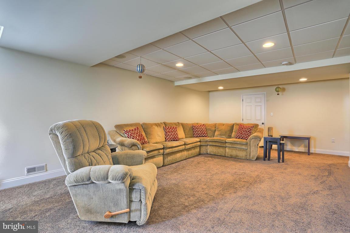 295 Bowyer Lane Lititz, PA 17543 - Photo 20 of 31 Gallery Image 20