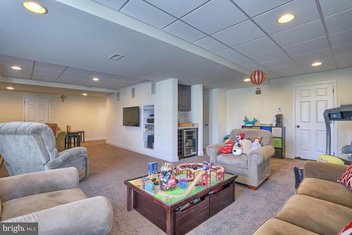 295 Bowyer Lane Lititz, PA 17543 - Photo 22 of 31 Gallery Image 22