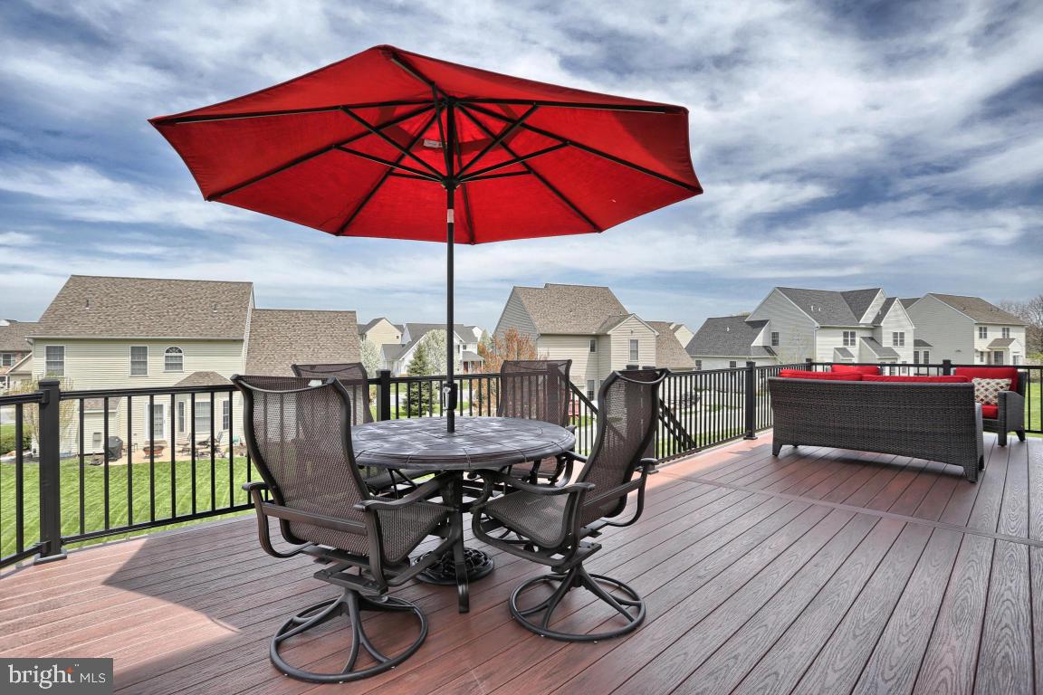 295 Bowyer Lane Lititz, PA 17543 - Photo 4 of 31 Gallery Image 4