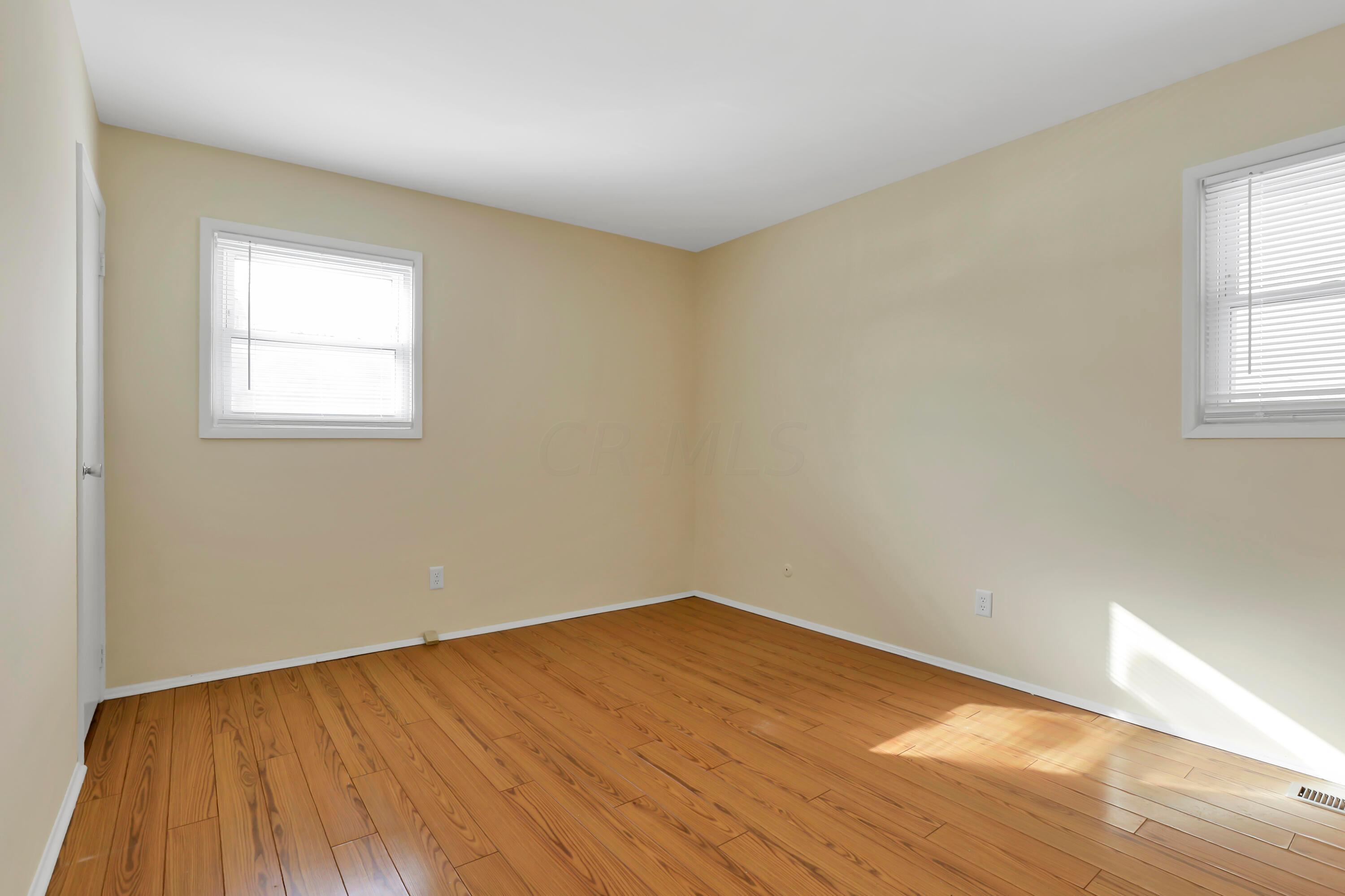 1921 Woodcrest Road Columbus, OH 43232 - Photo 23 of 46 IMG_4563