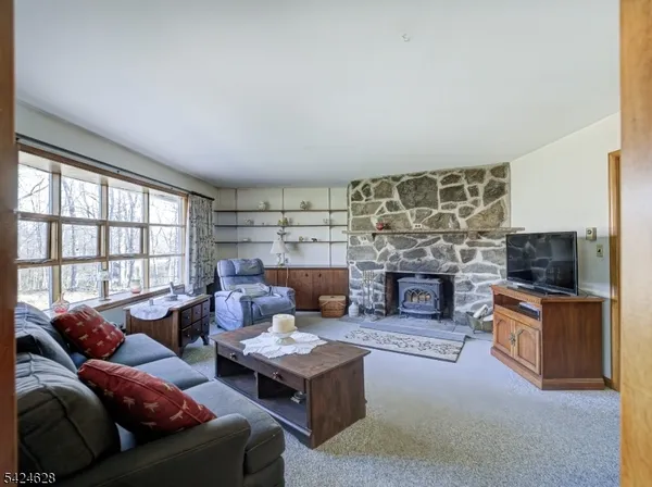 $598,000 | 62 Pine Hill Road, Stockton, NJ 08559