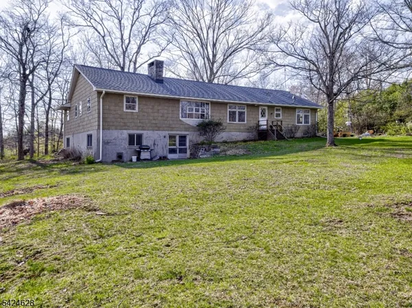 $598,000 | 62 Pine Hill Road, Stockton, NJ 08559