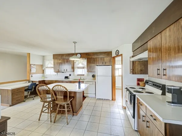 $598,000 | 62 Pine Hill Road, Stockton, NJ 08559