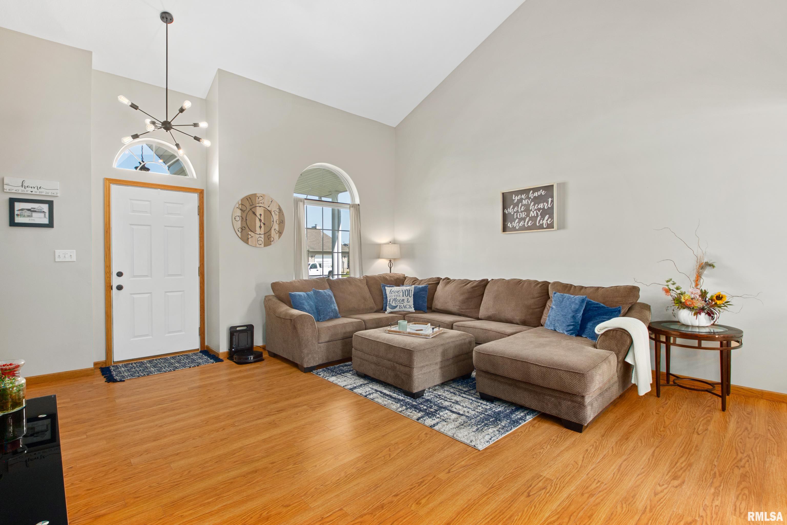 1932 Deer Lane Washington, IL 61571 - Photo 8 of 42