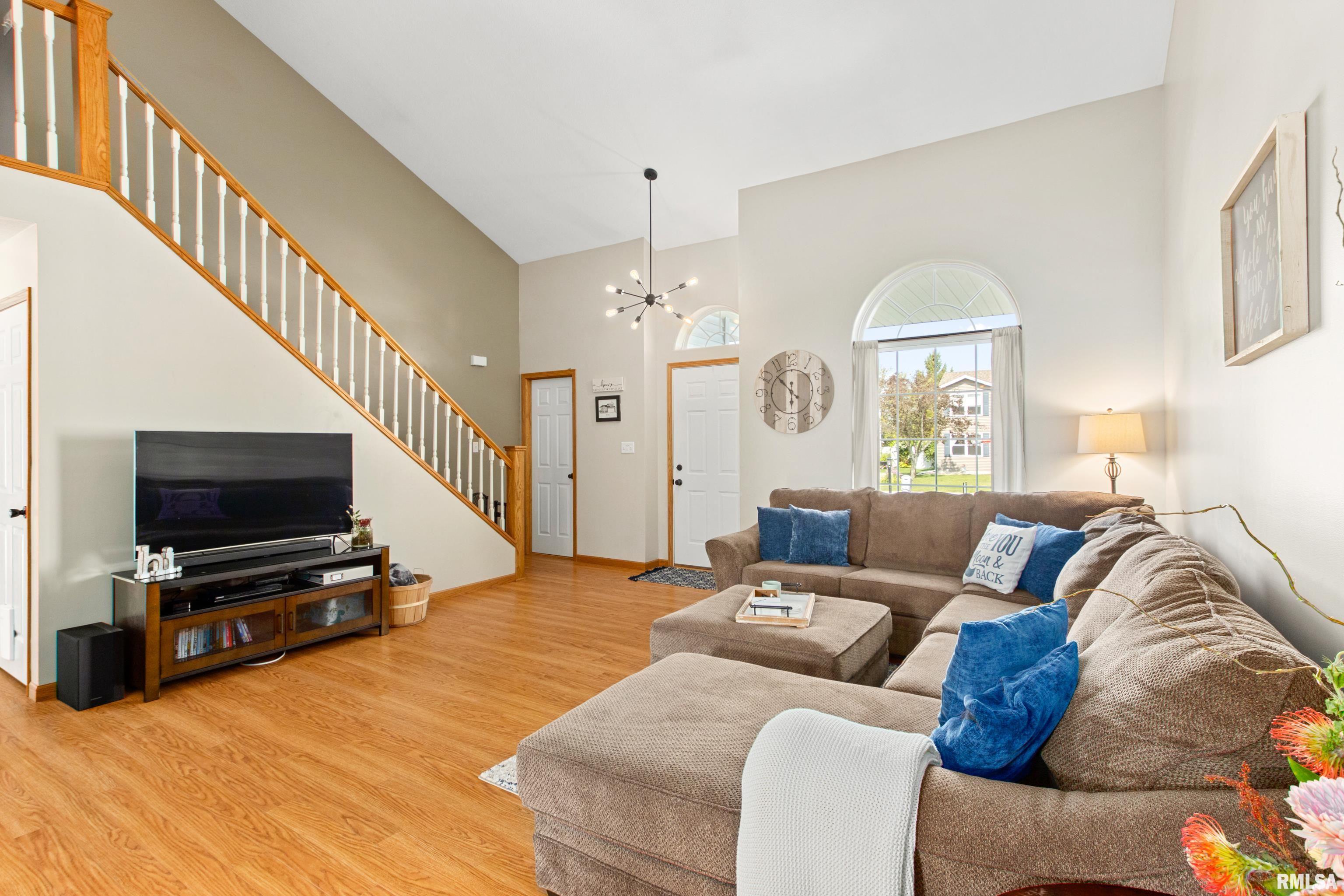 1932 Deer Lane Washington, IL 61571 - Photo 10 of 42