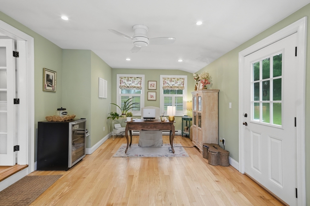 9 Tapley Road Lynnfield, MA 01940 - Photo 12 of 40 Gallery Image 12