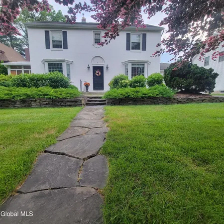 $574,900 | 41 Berkshire Drive, East Greenbush, NY 12061