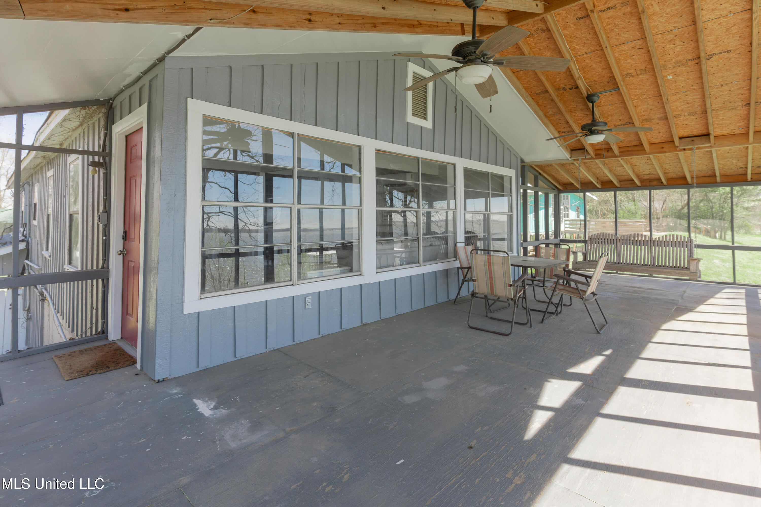 95 Nesting Site Vicksburg, MS 39183 - Photo 16 of 69 16-Porch
