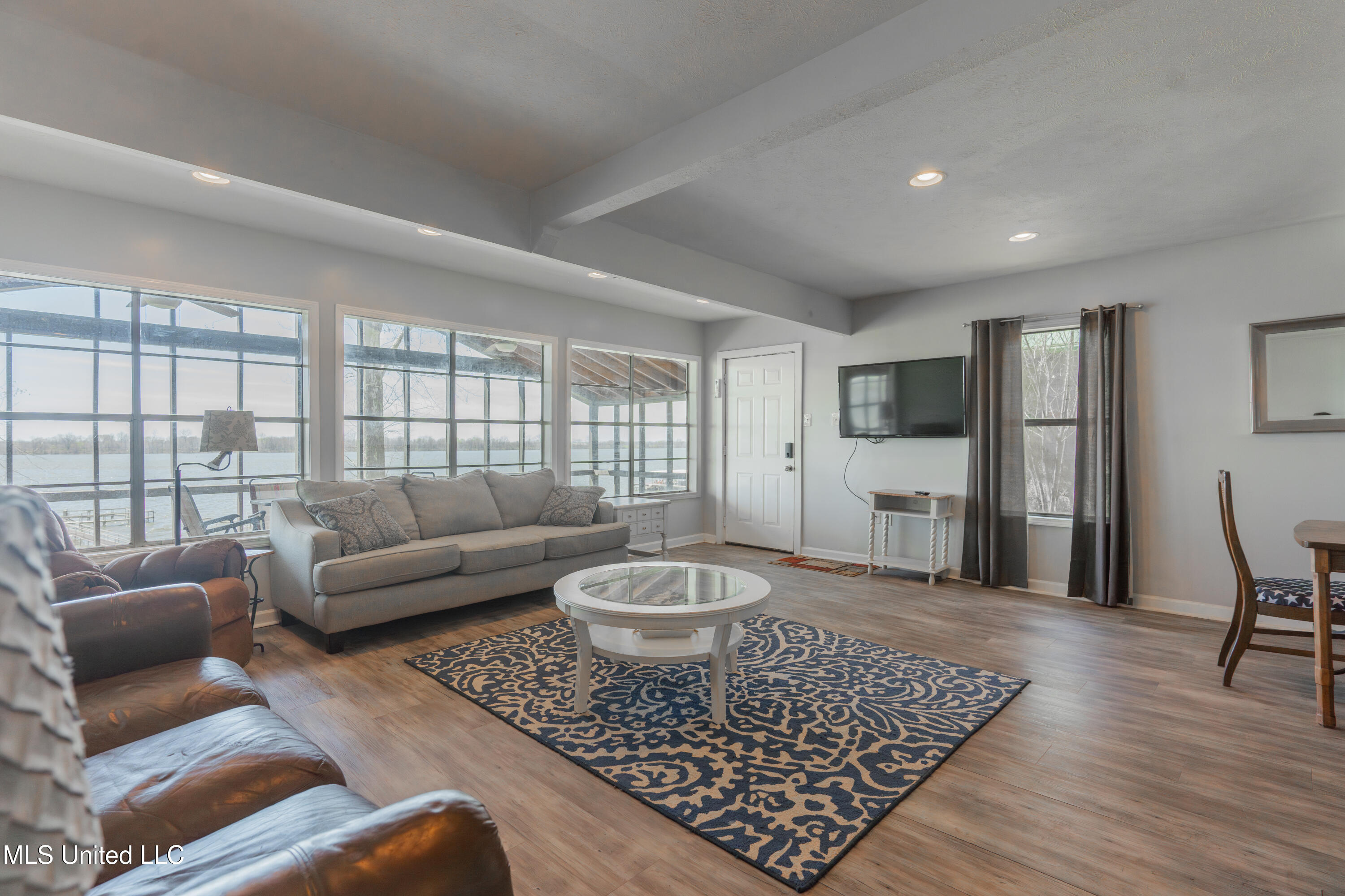 95 Nesting Site Vicksburg, MS 39183 - Photo 23 of 69 23-LivingRoom