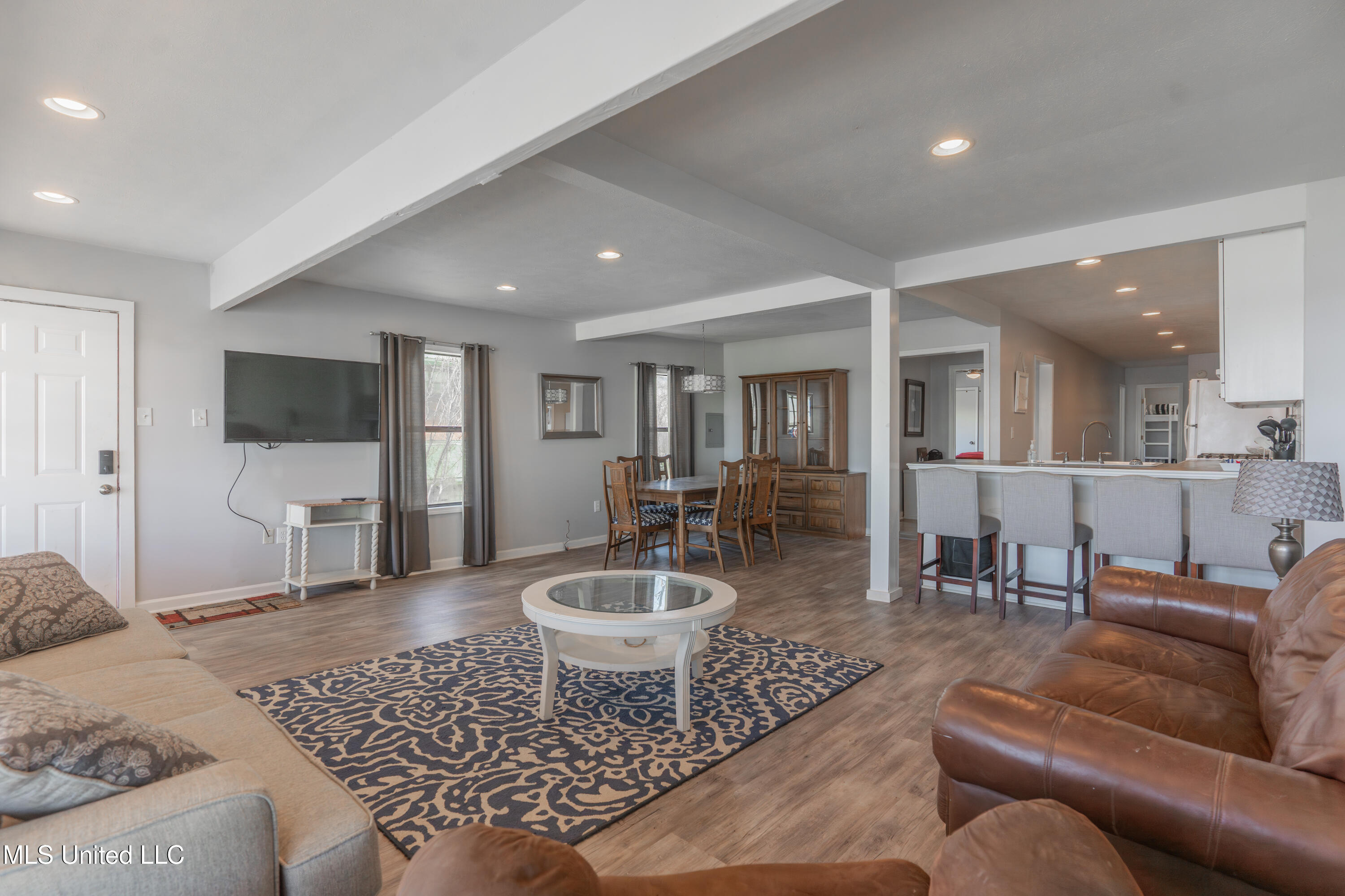 95 Nesting Site Vicksburg, MS 39183 - Photo 24 of 69 24-LivingRoom