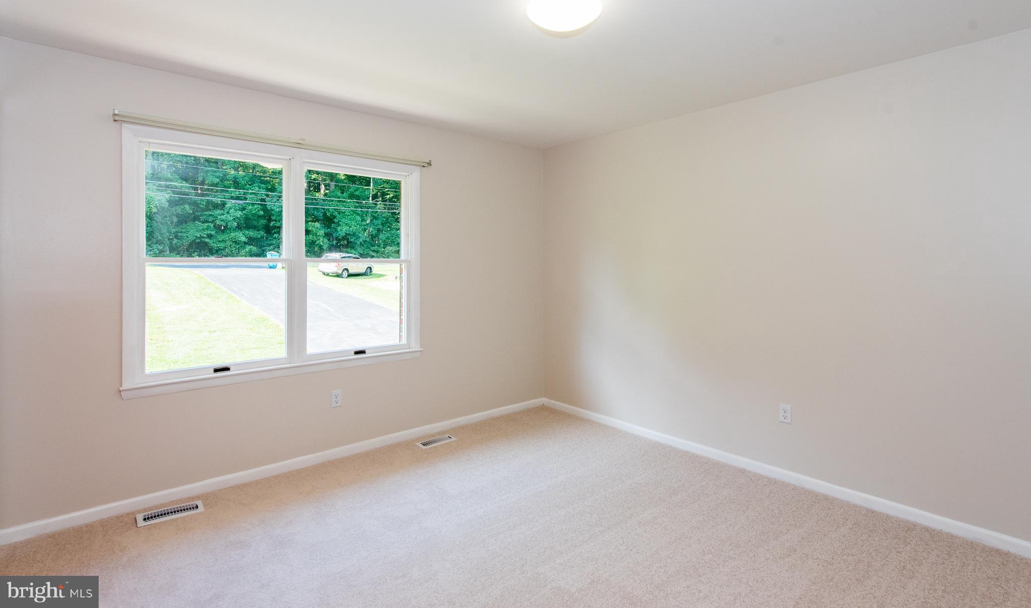 11402 Daysville Road Frederick, MD 21701 - Photo 31 of 37 Master bedroom