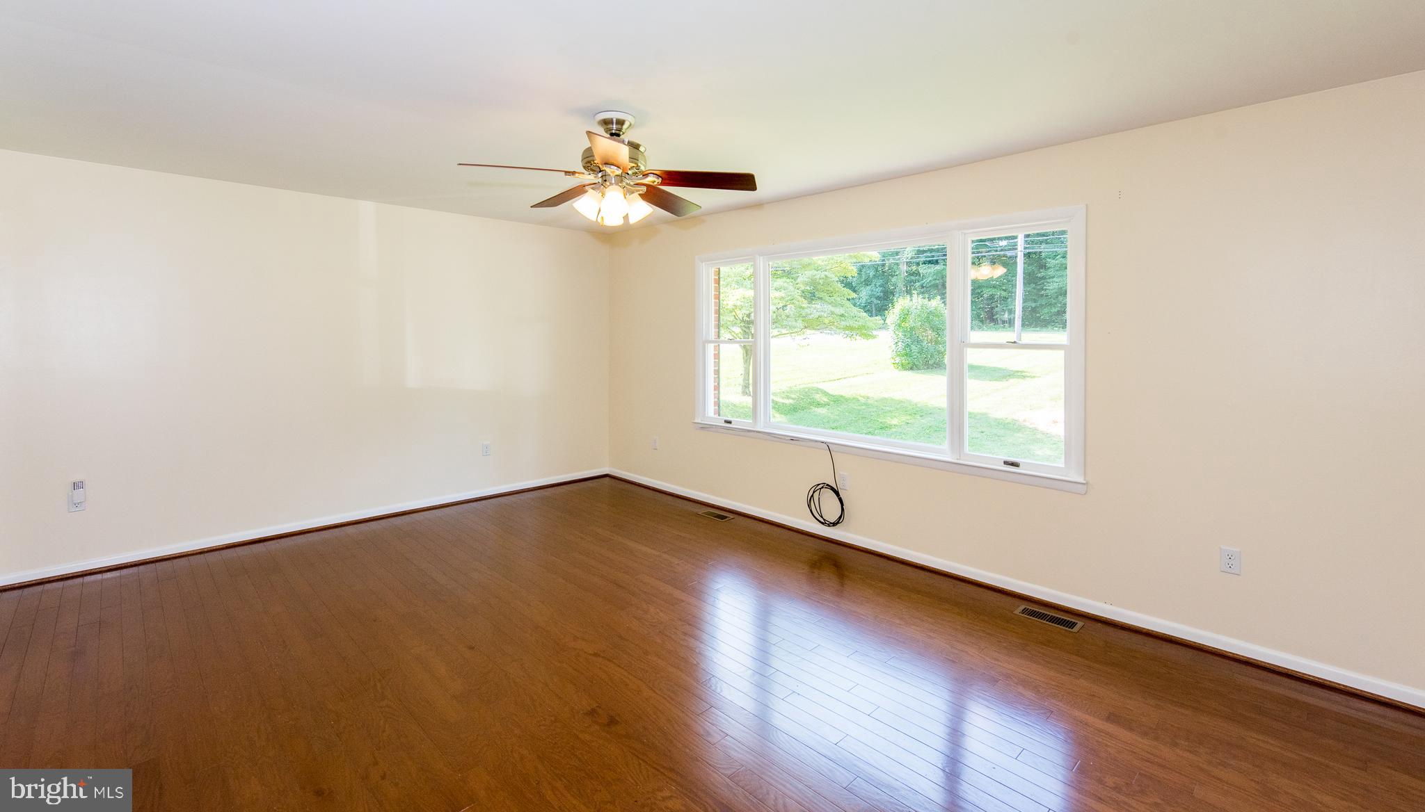 11402 Daysville Road Frederick, MD 21701 - Photo 7 of 37 Fam ily Room