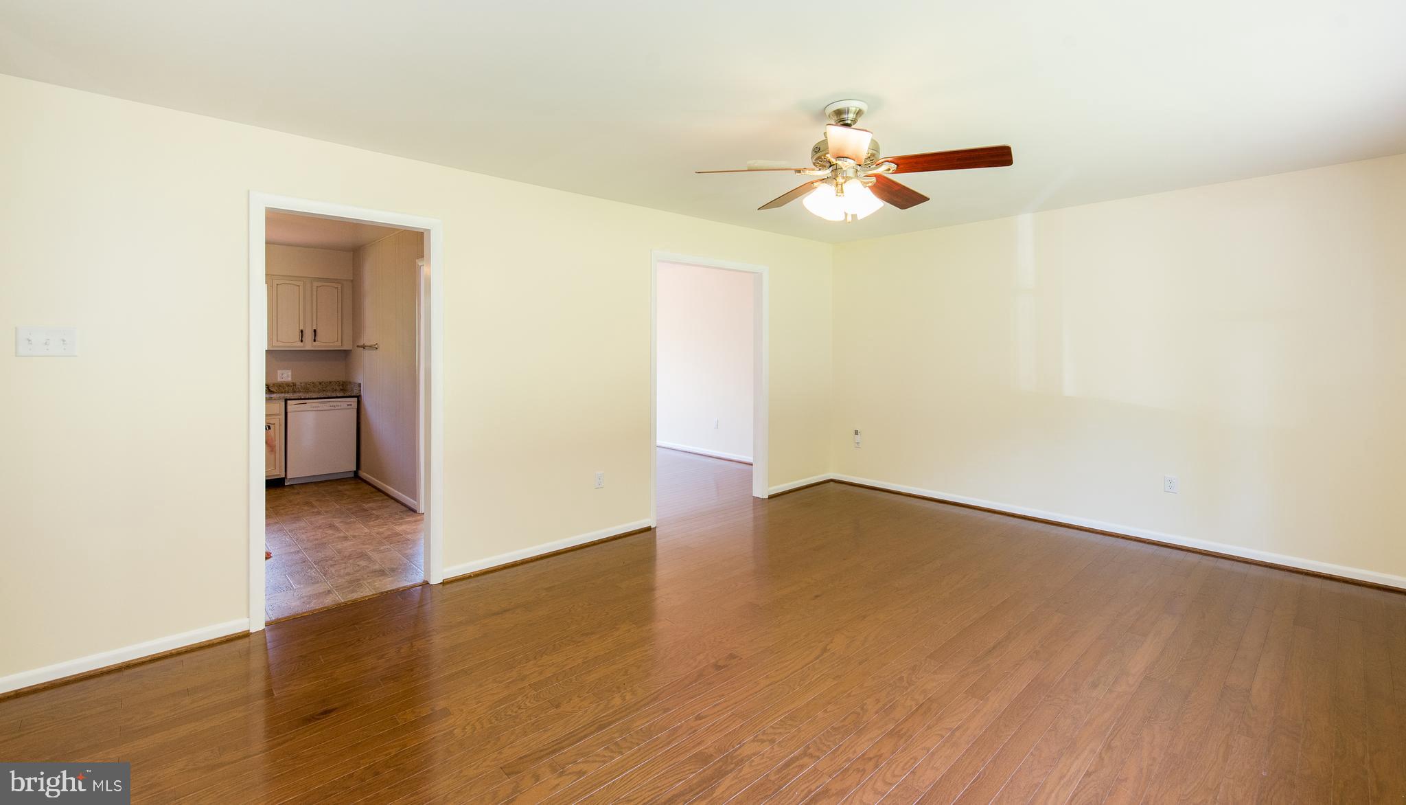 11402 Daysville Road Frederick, MD 21701 - Photo 8 of 37 Fam ily Room
