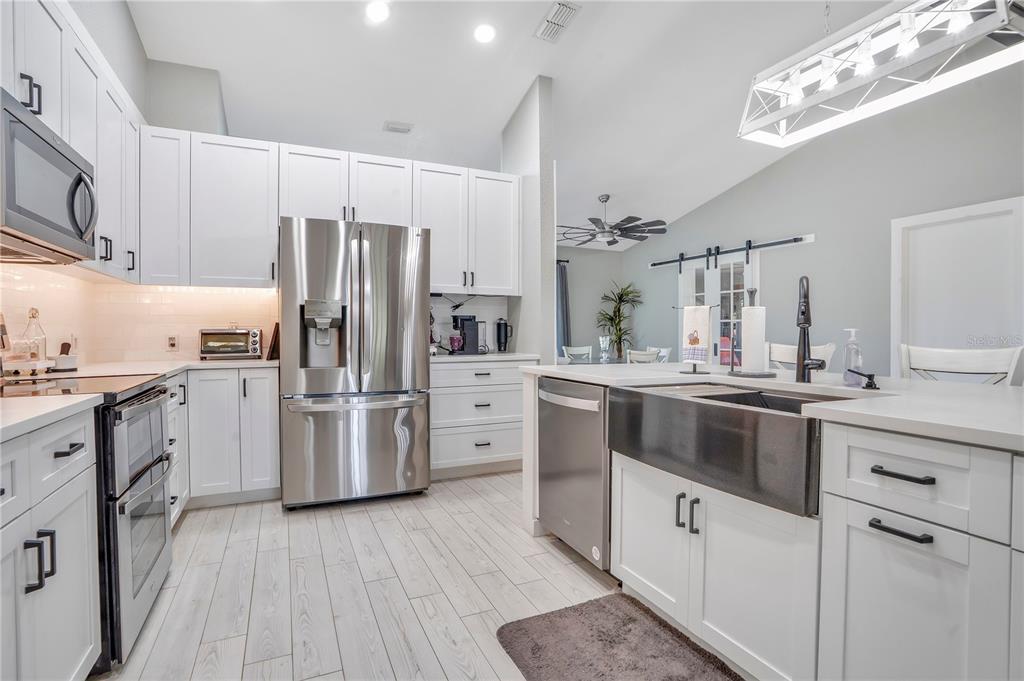 8431 Delaware Drive Weeki Wachee, FL 34607 - Photo 6 of 66