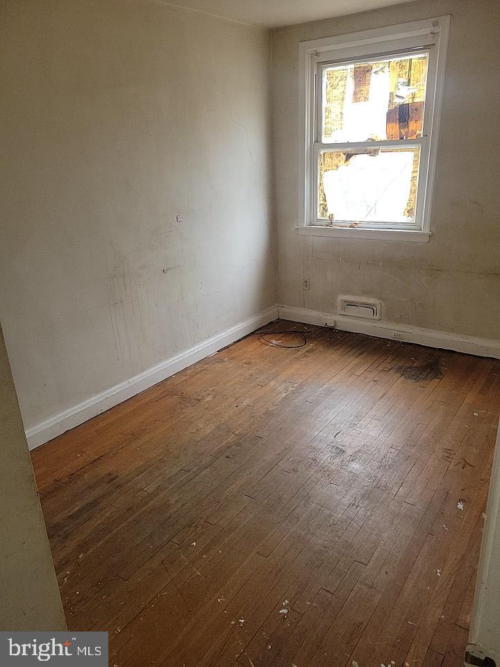 4921 Greencrest Road Baltimore, MD 21206 - Photo 7 of 9