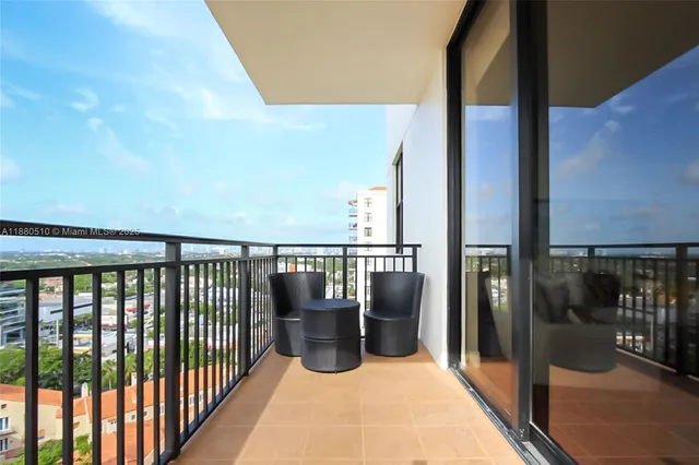 $3,300 | 888 Douglas Road, Unit 1417, Coral Gables, FL 33134
