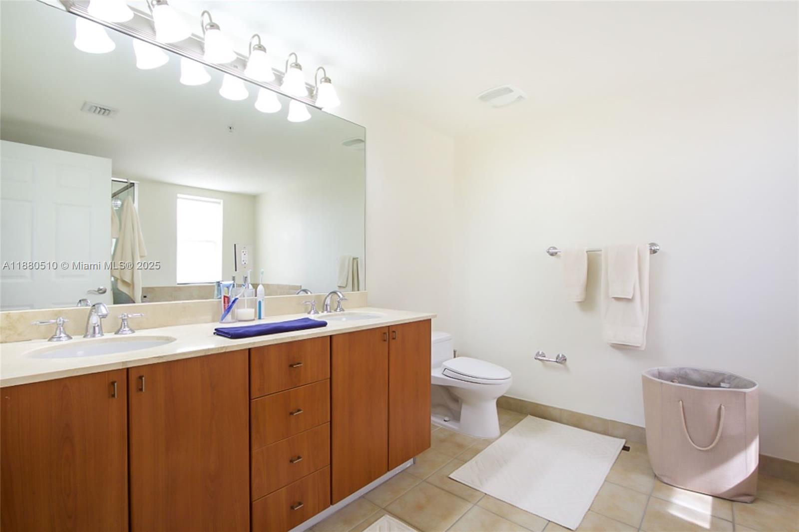 888 Douglas Road, Unit 1417 Coral Gables, FL 33134 - Photo 4 of 17