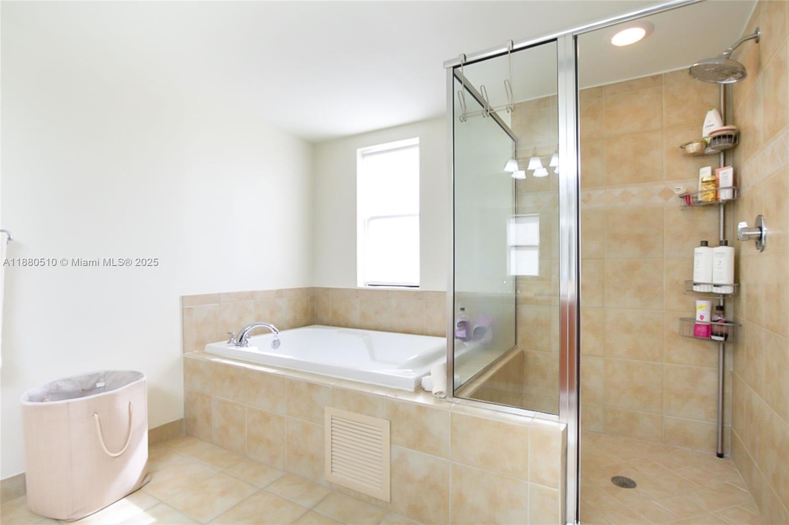 888 Douglas Road, Unit 1417 Coral Gables, FL 33134 - Photo 5 of 17