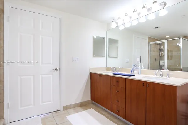 $3,300 | 888 Douglas Road, Unit 1417, Coral Gables, FL 33134