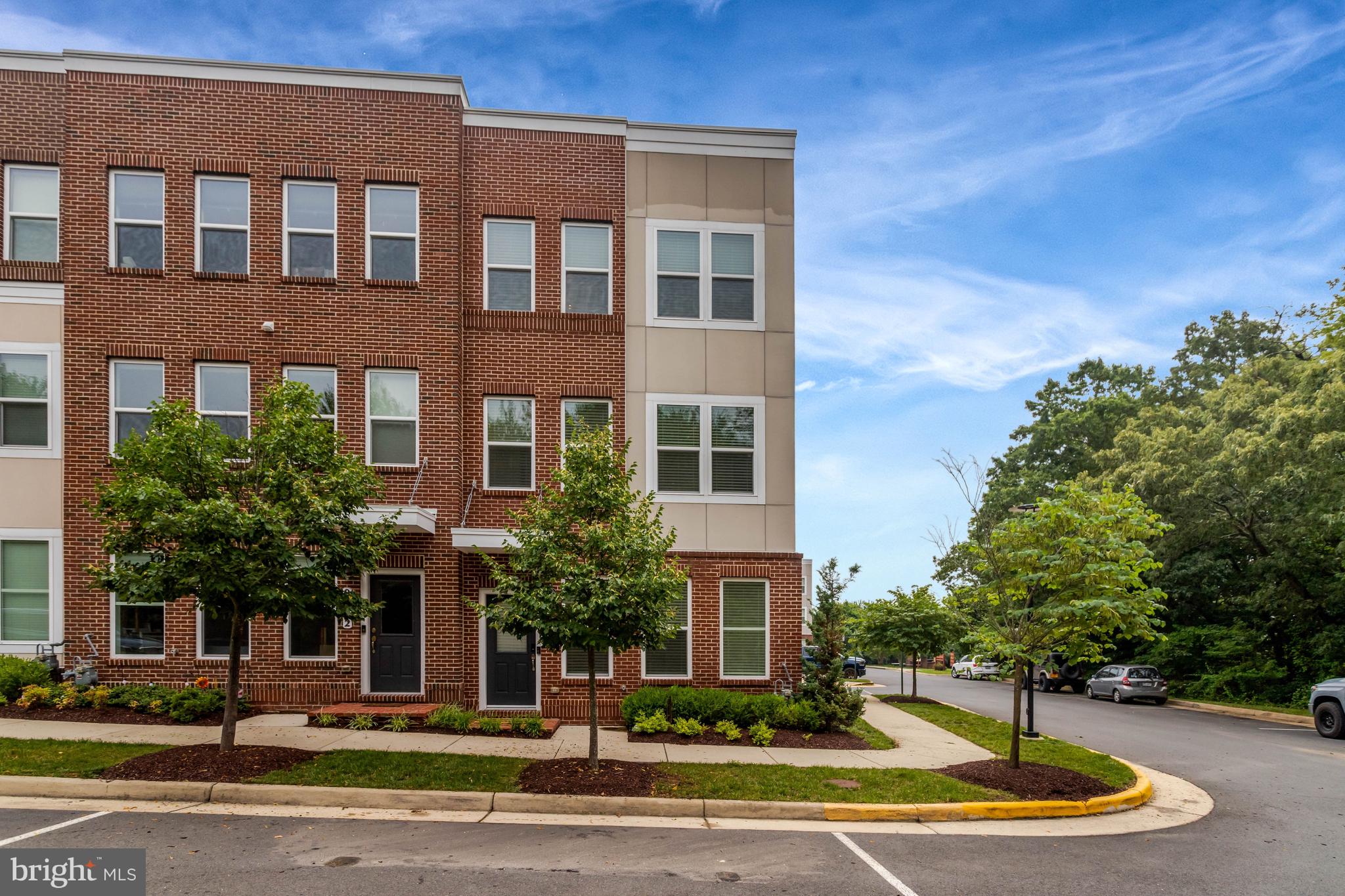 9180 Snowden Ashford Road Lorton, VA 22079 - Photo 1 of 28 a front view of a building