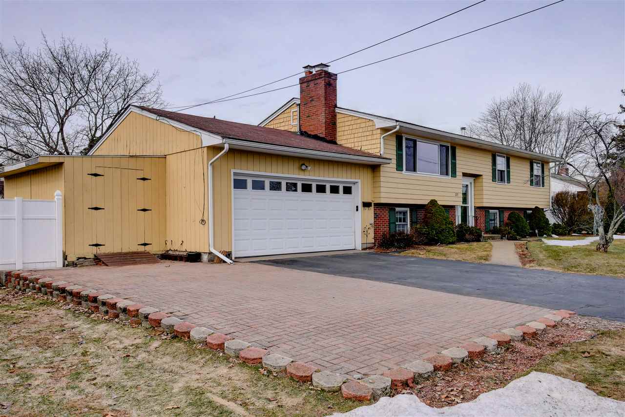 217 Lund Road Nashua, NH 03060 - Photo 3 of 28