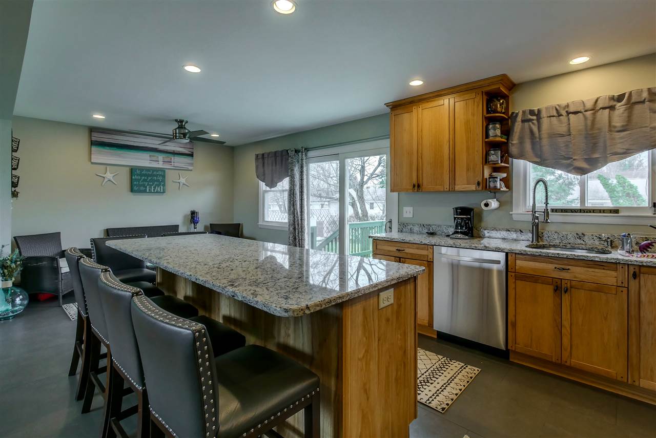 217 Lund Road Nashua, NH 03060 - Photo 5 of 28