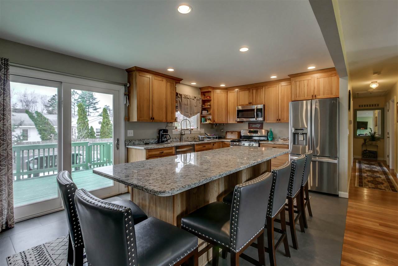 217 Lund Road Nashua, NH 03060 - Photo 6 of 28