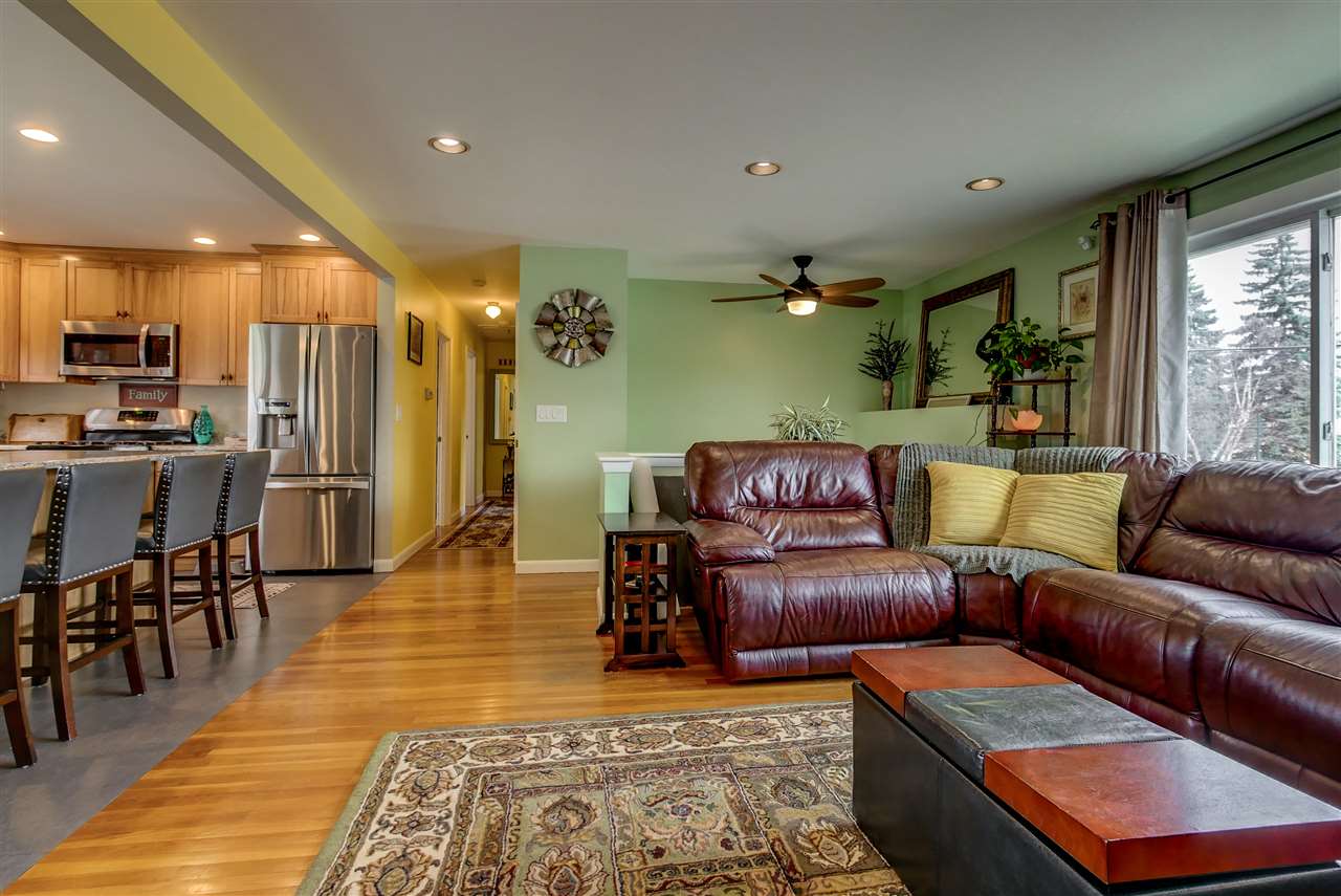 217 Lund Road Nashua, NH 03060 - Photo 7 of 28