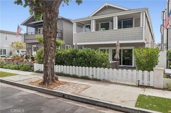 $7,995 | 618 Acacia Avenue, Corona del Mar, CA 92625