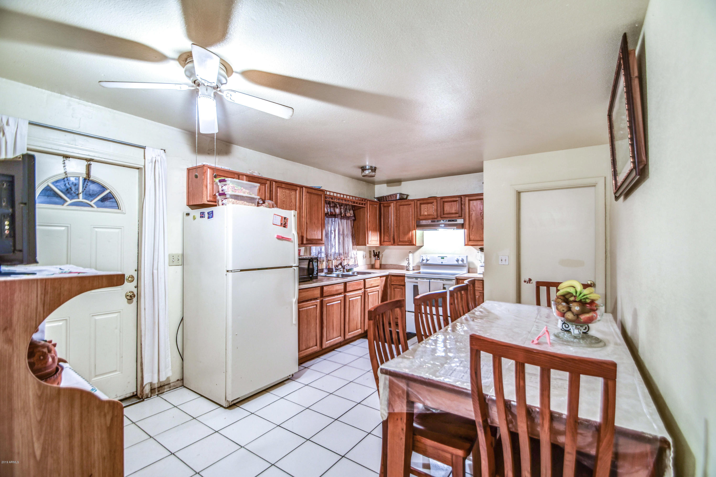 1728 West Carson Road Phoenix, AZ 85041 - Photo 9 of 24 KITCHEN 5