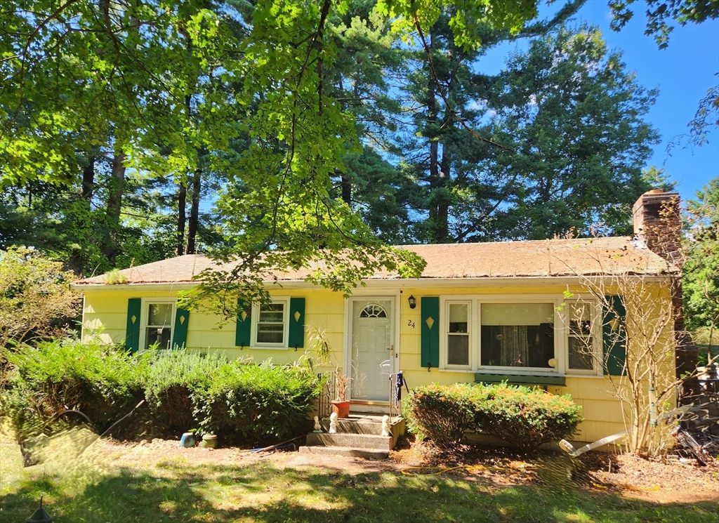 24 Vernon Road Medway, MA 02053 - Photo 3 of 5