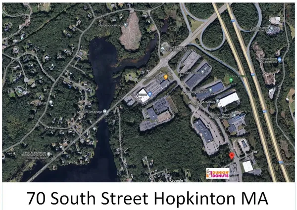 a black and white photo of a building