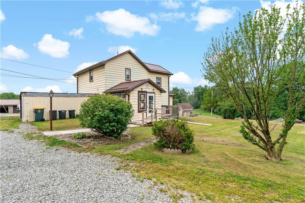 299 Darr Road Belle Vernon, PA 15012 - Photo 3 of 31