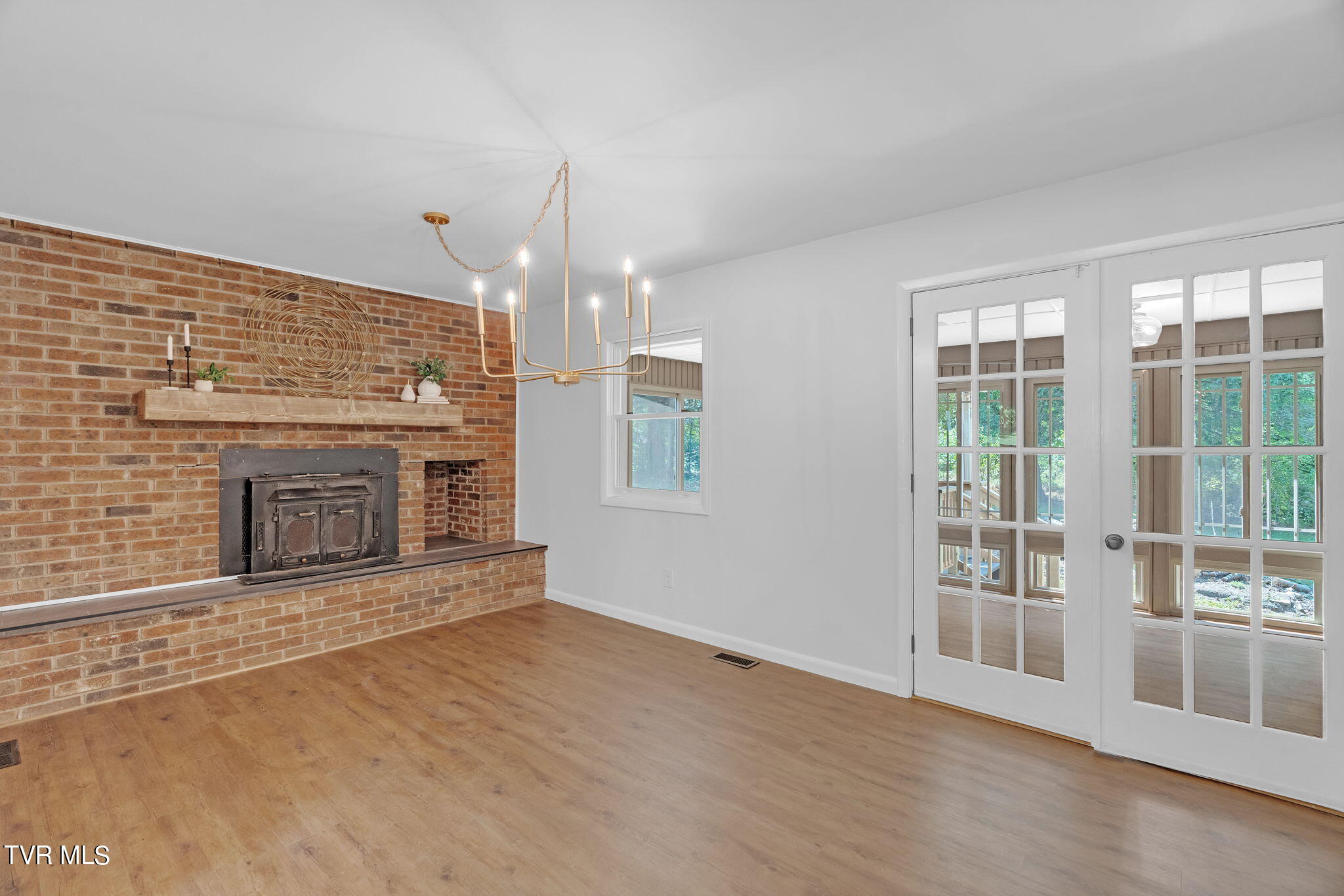 2523 Watauga Road Johnson City, TN 37601 - Photo 7 of 32 7-web-or-mls-DSC06897