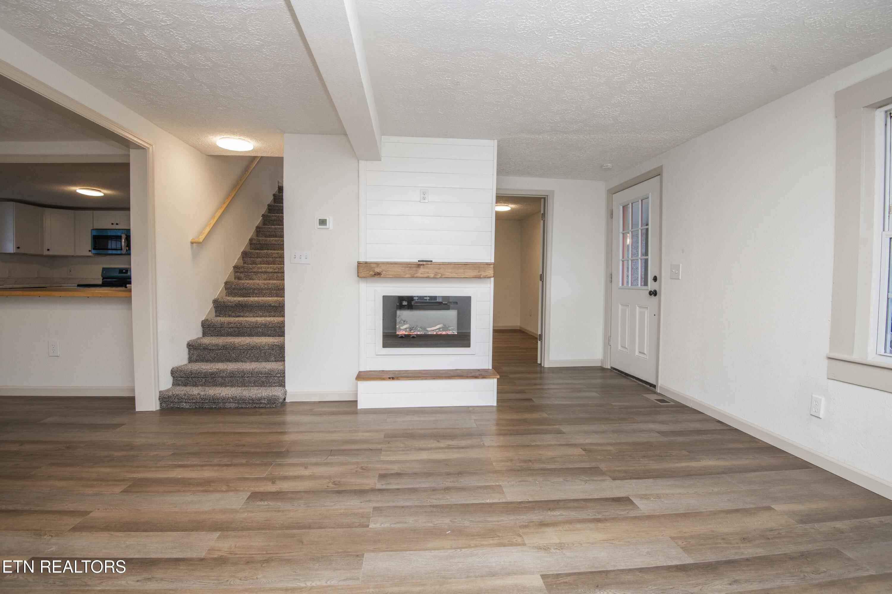 299 Big Mountain Hollow Road Oliver Springs, TN 37840 - Photo 13 of 57 living 3_1