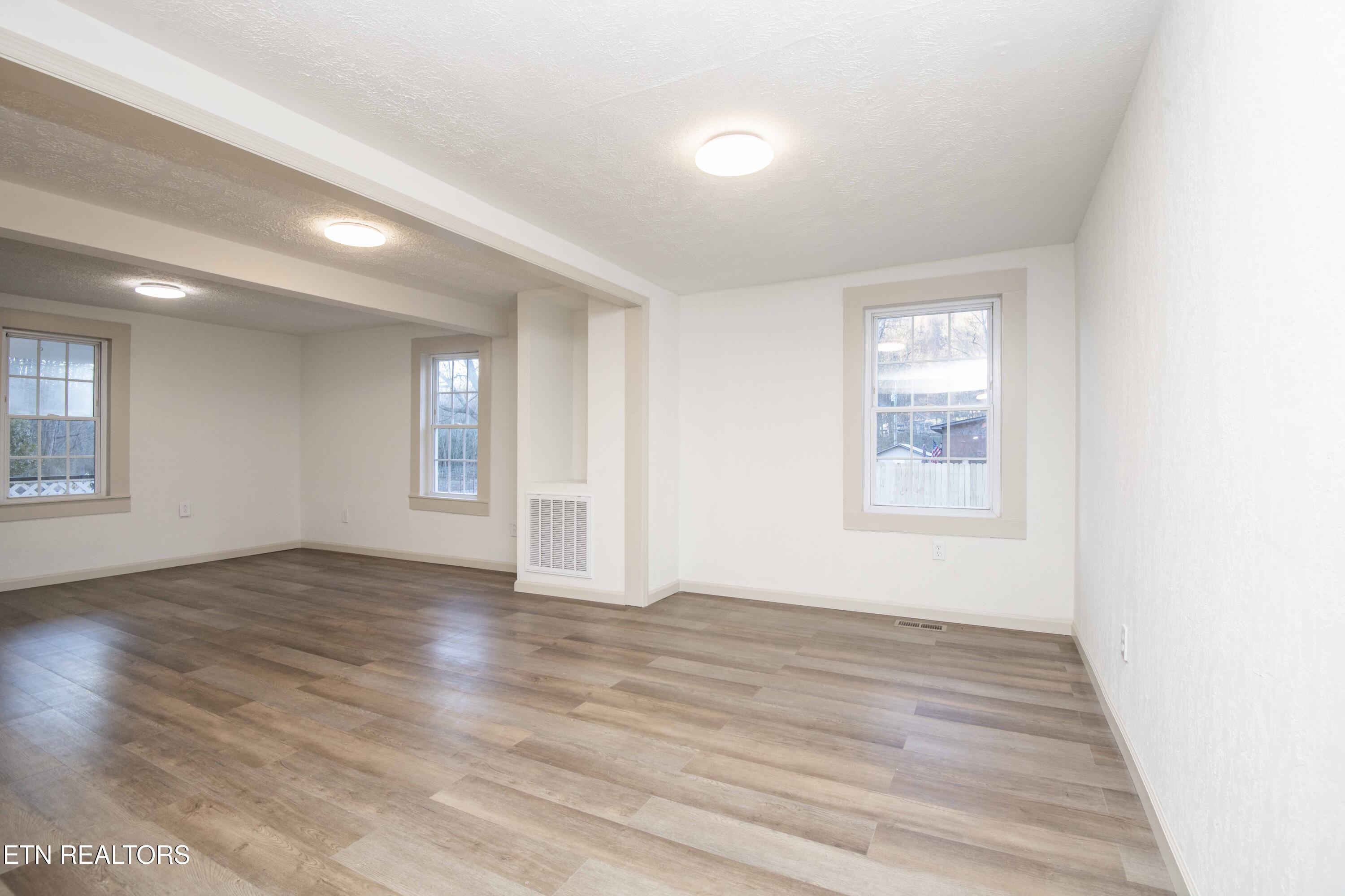 299 Big Mountain Hollow Road Oliver Springs, TN 37840 - Photo 17 of 57 dining 2_1