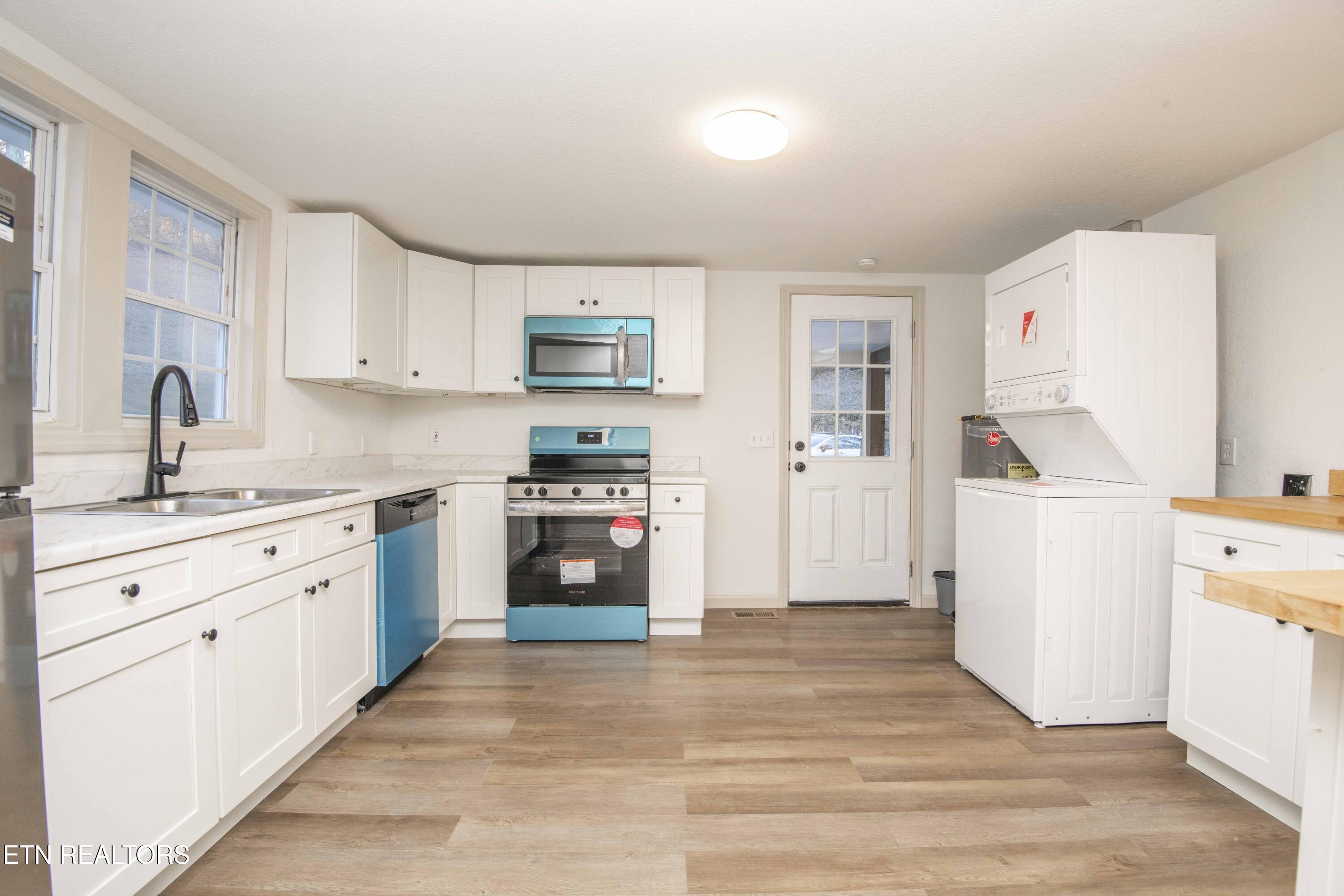 299 Big Mountain Hollow Road Oliver Springs, TN 37840 - Photo 24 of 57 kitchen 5_1