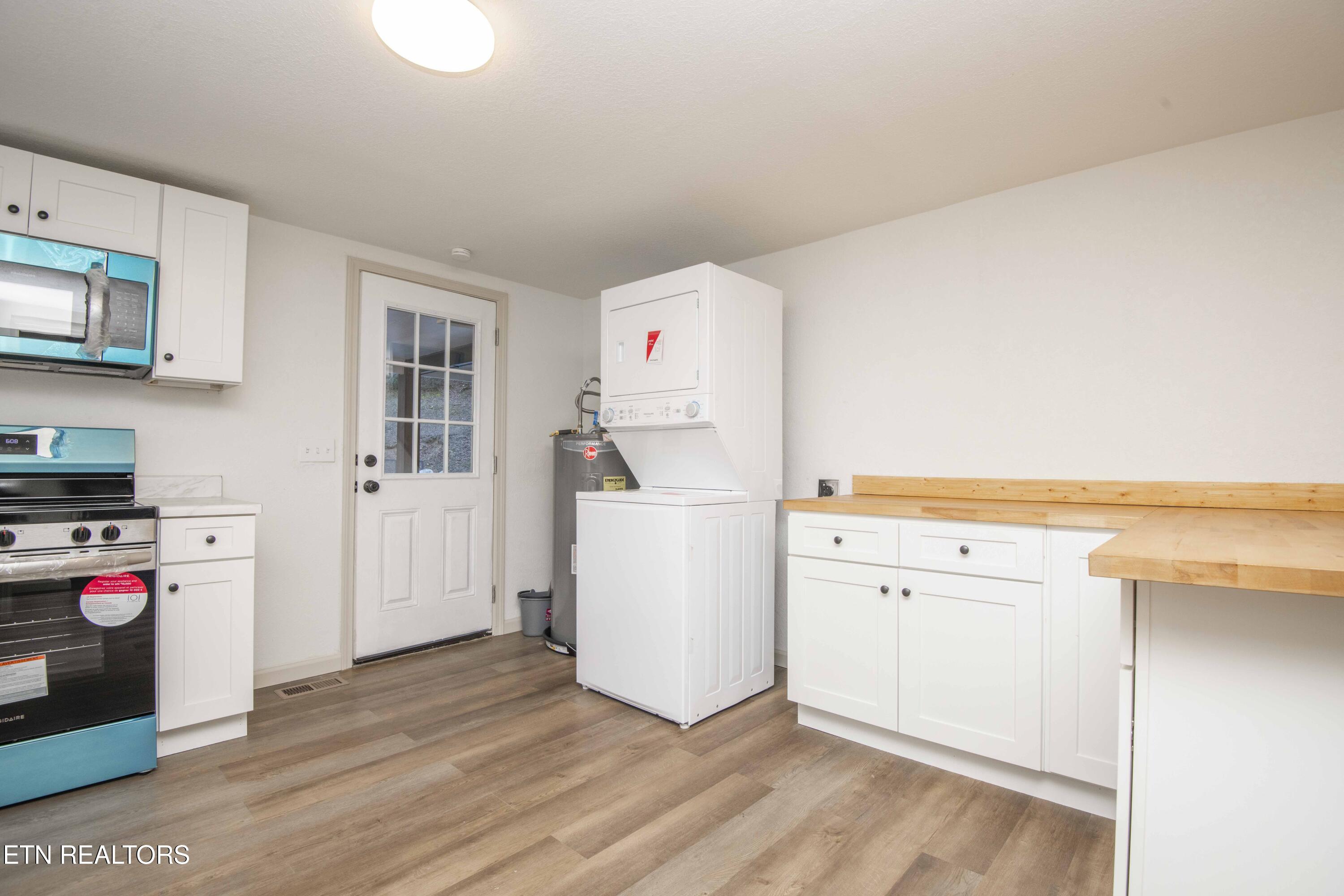 299 Big Mountain Hollow Road Oliver Springs, TN 37840 - Photo 25 of 57 kitchen 3_1