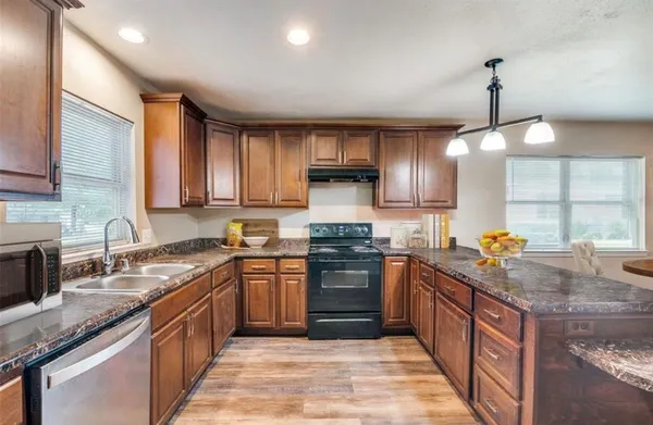 $2,100 | 309 Emma Jane Street, Rockwall, TX 75087