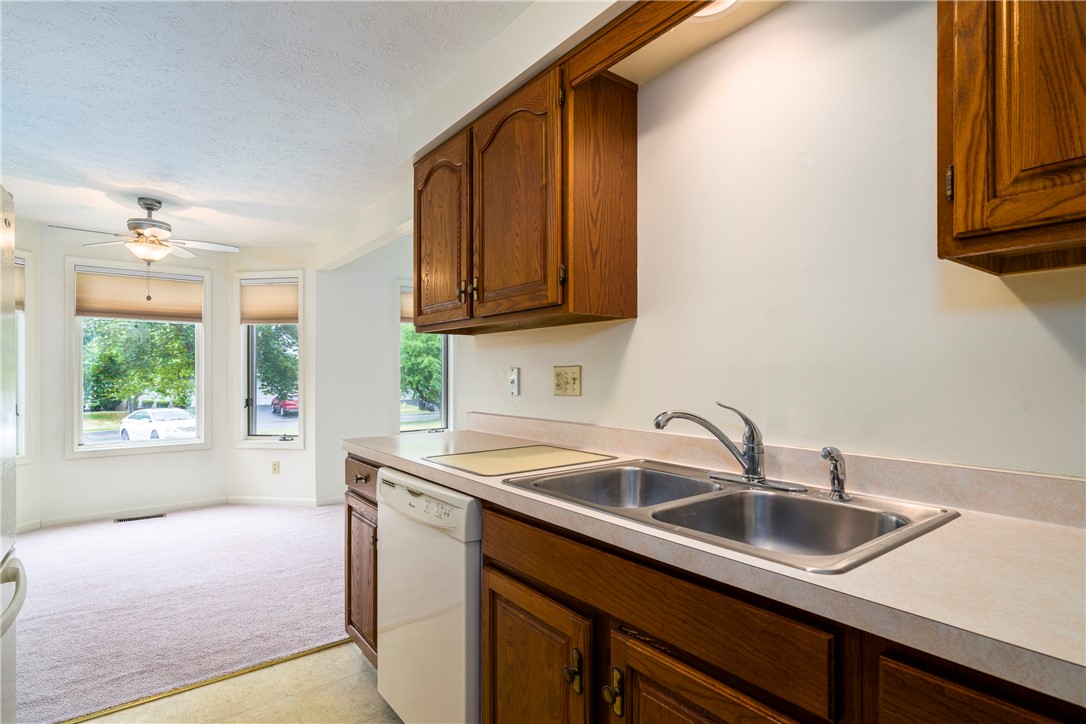 54 Chenin Run Perinton, NY 14450 - Photo 7 of 34