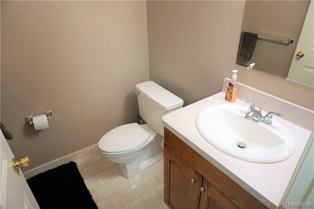 521 Hampton Road Grosse Pointe, MI 48236 - Photo 45 of 48 45 (2).JPG