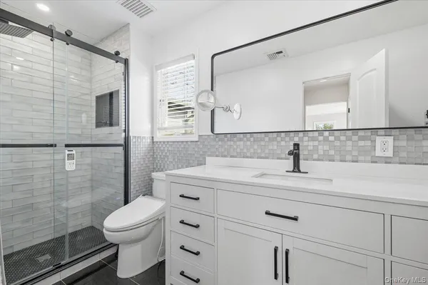 $1,549,000 | 98 Barry Lane, Syosset, NY 11791