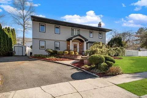 $1,549,000 | 98 Barry Lane, Syosset, NY 11791