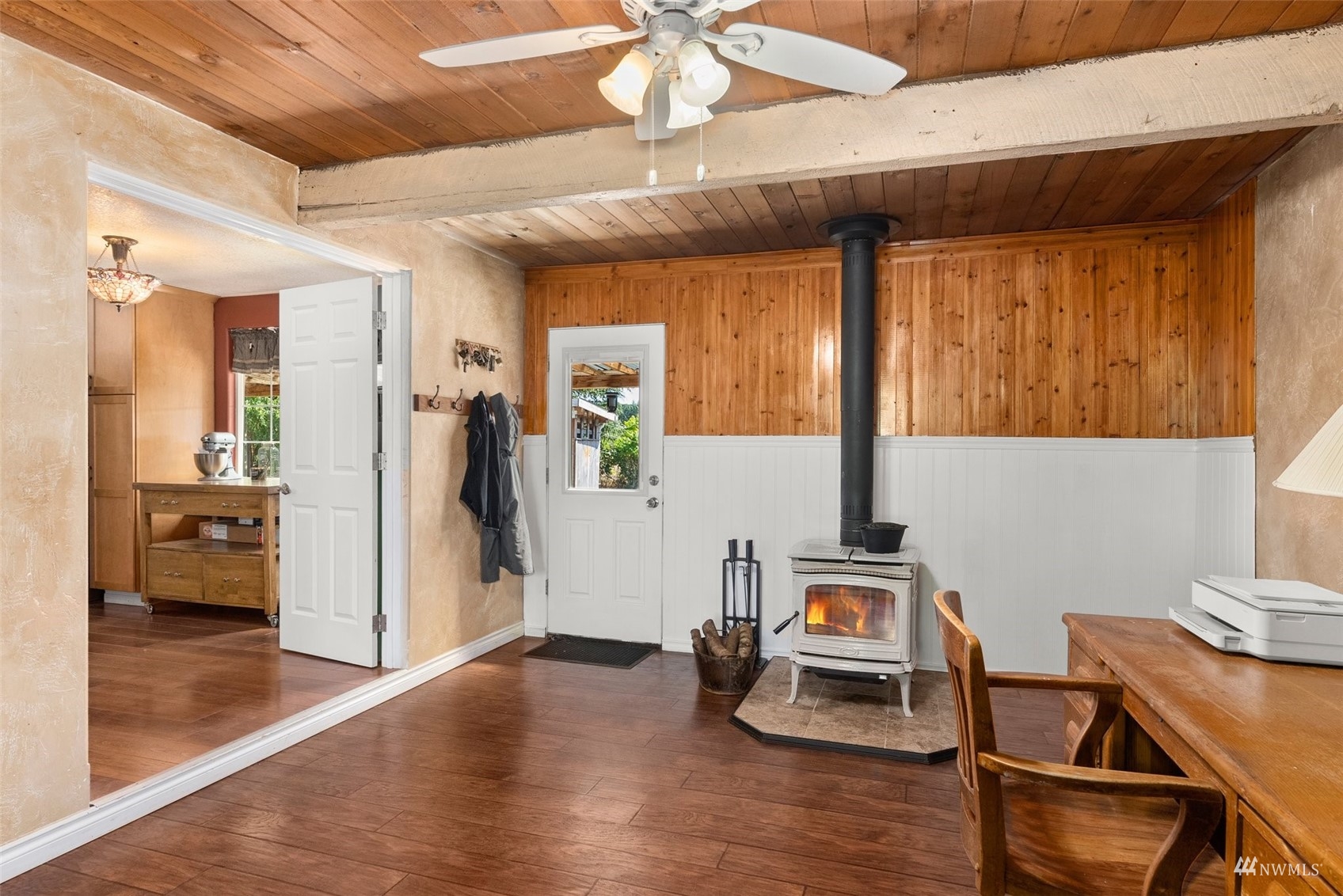 175 Ceres Hill Road Chehalis, WA 98532 - Photo 13 of 36 a room with furniture and wooden floor