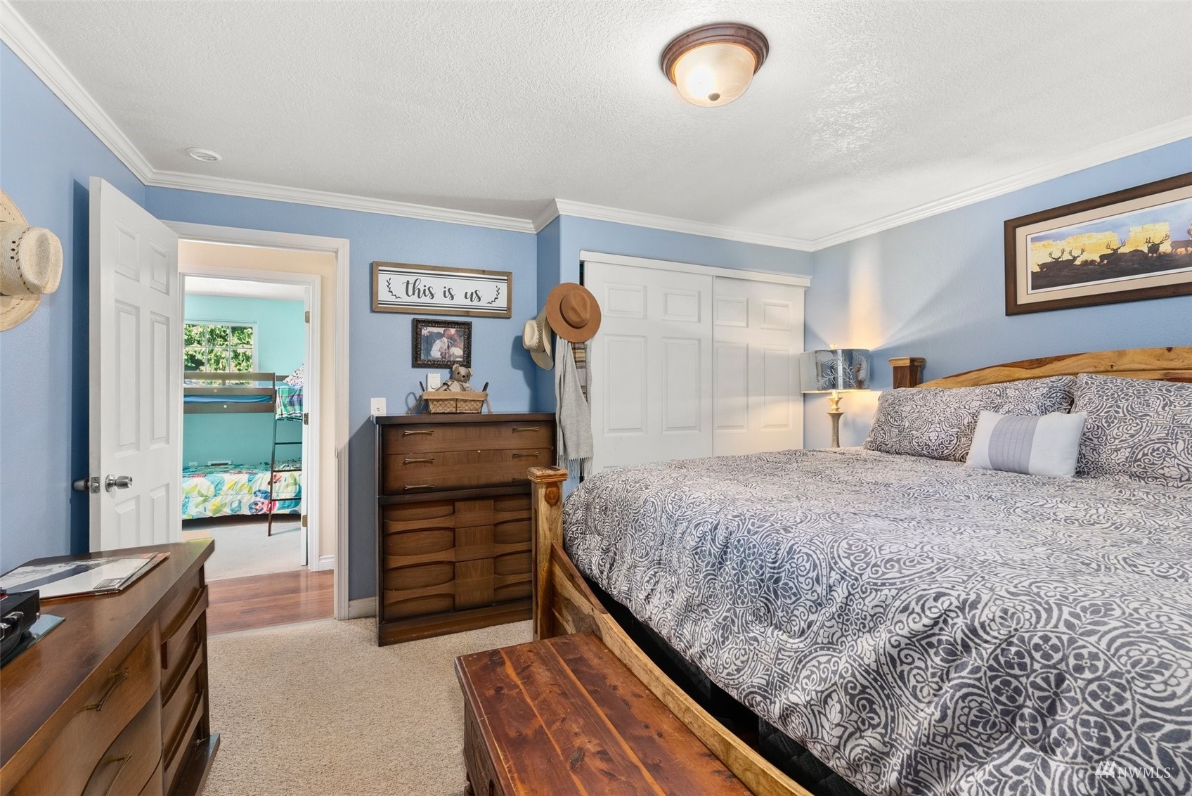 175 Ceres Hill Road Chehalis, WA 98532 - Photo 19 of 36 a bed room with a bed and a television