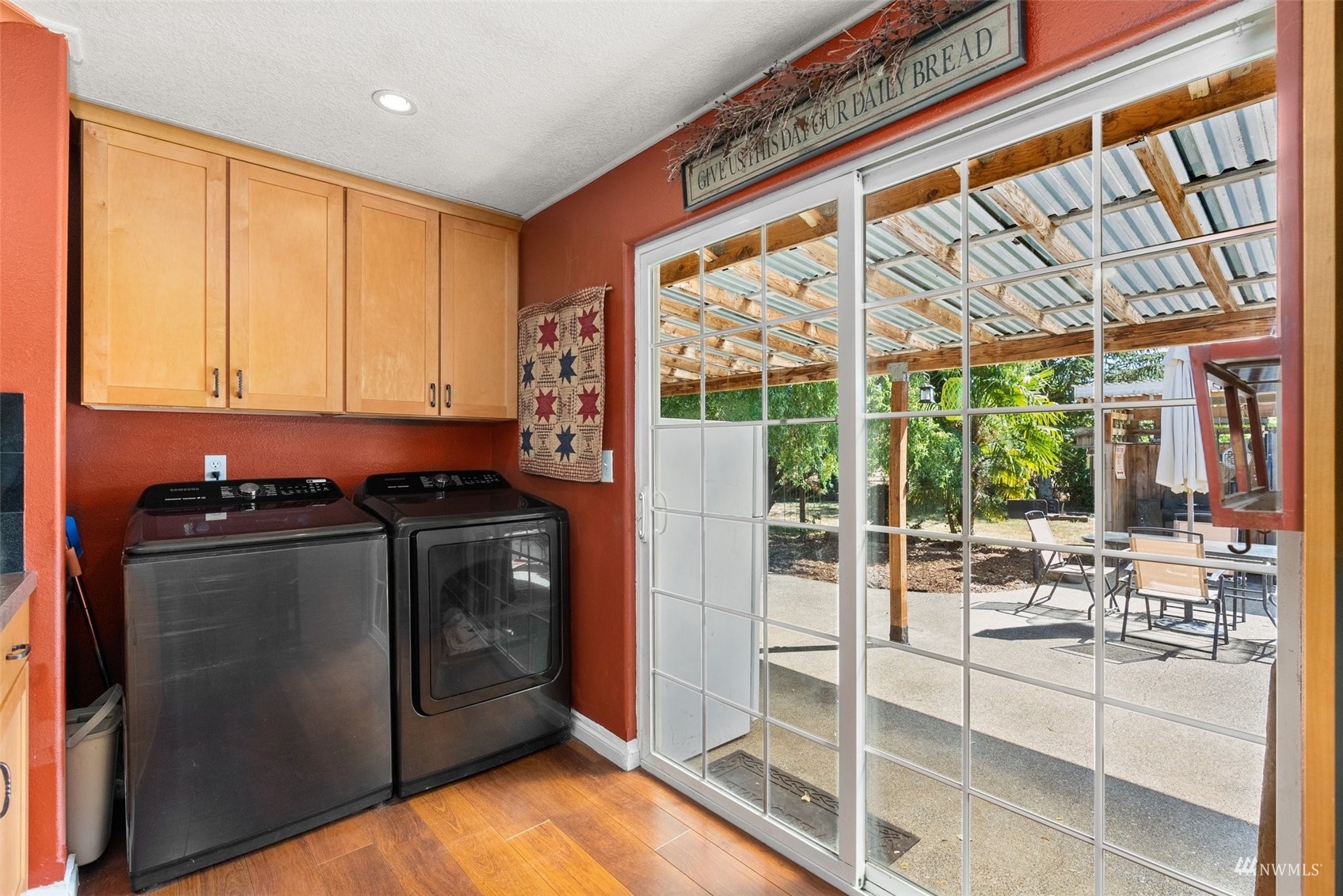 175 Ceres Hill Road Chehalis, WA 98532 - Photo 23 of 36 a kitchen with stainless steel appliances granite countertop a stove a sink and a microwave